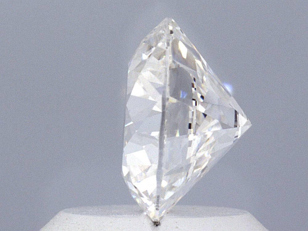 1.05 Carat Round Brilliant Grown Diamond Ring - Shape of Brilliant